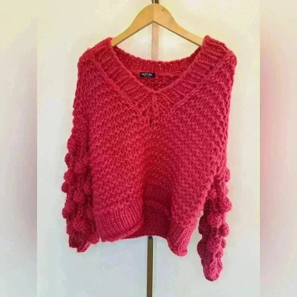 Nasty Gal Women's Deep Pink/Red Pom Pom Chunky Knit Sweater Size S Pullover - Picture 1 of 12